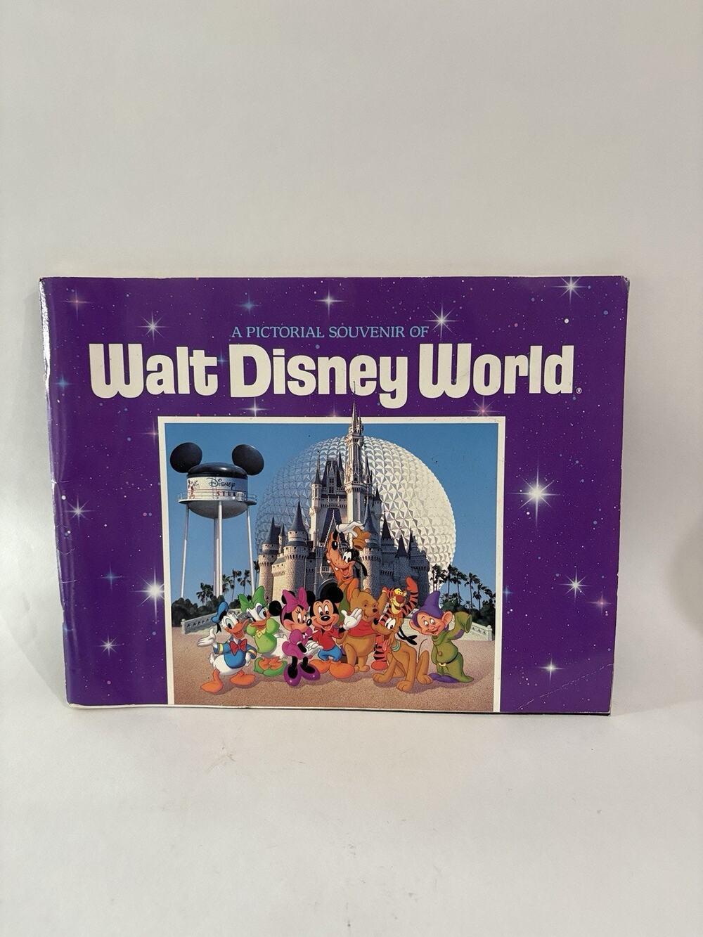 “A PICTORIAL SOUVENIR OF WALT DISNEY WORLD” Promo Undated Paperback Book
